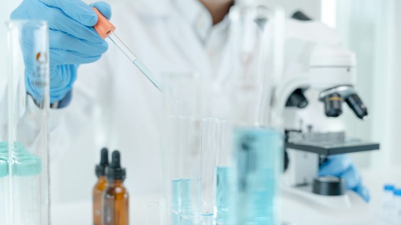 定制化血清离心管：生物科研的得力助手**